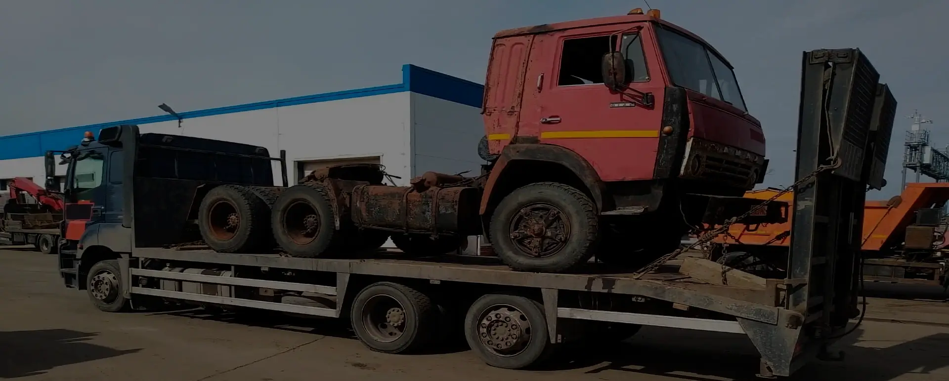 Заказать трал манипулятор для перевозки груза по России из Краснооктябрьского через сайт самостоятельно