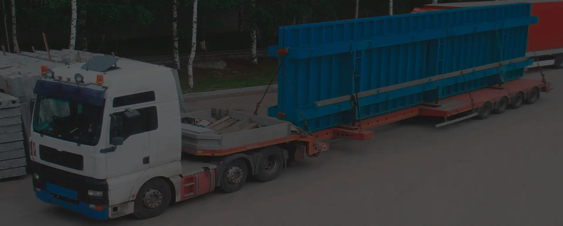 Выгодная доставка грузовым тралом по пути следования основного груза в поселке Краснооктябрьский (Южный округ - Республика Адыгея)